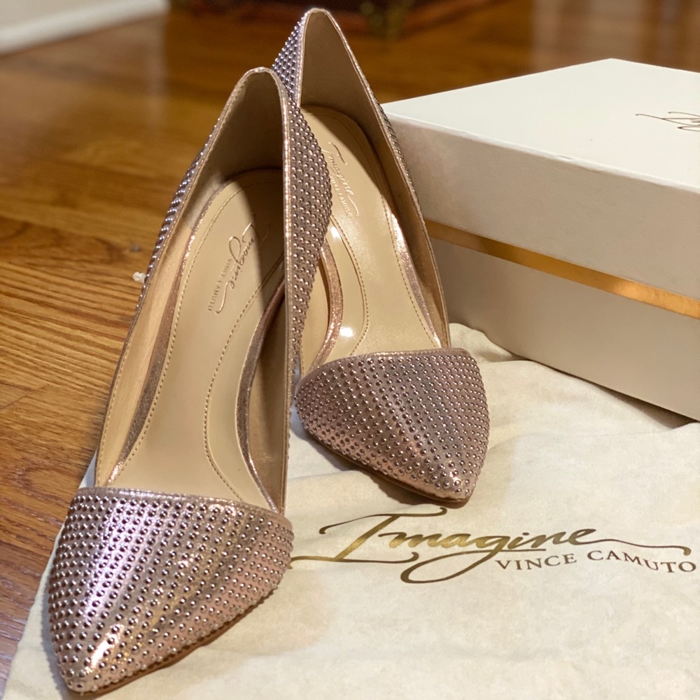 Imagine ‘Ossie’ d’Orsay Pump by Vince Camuto - Picture 3 of 8